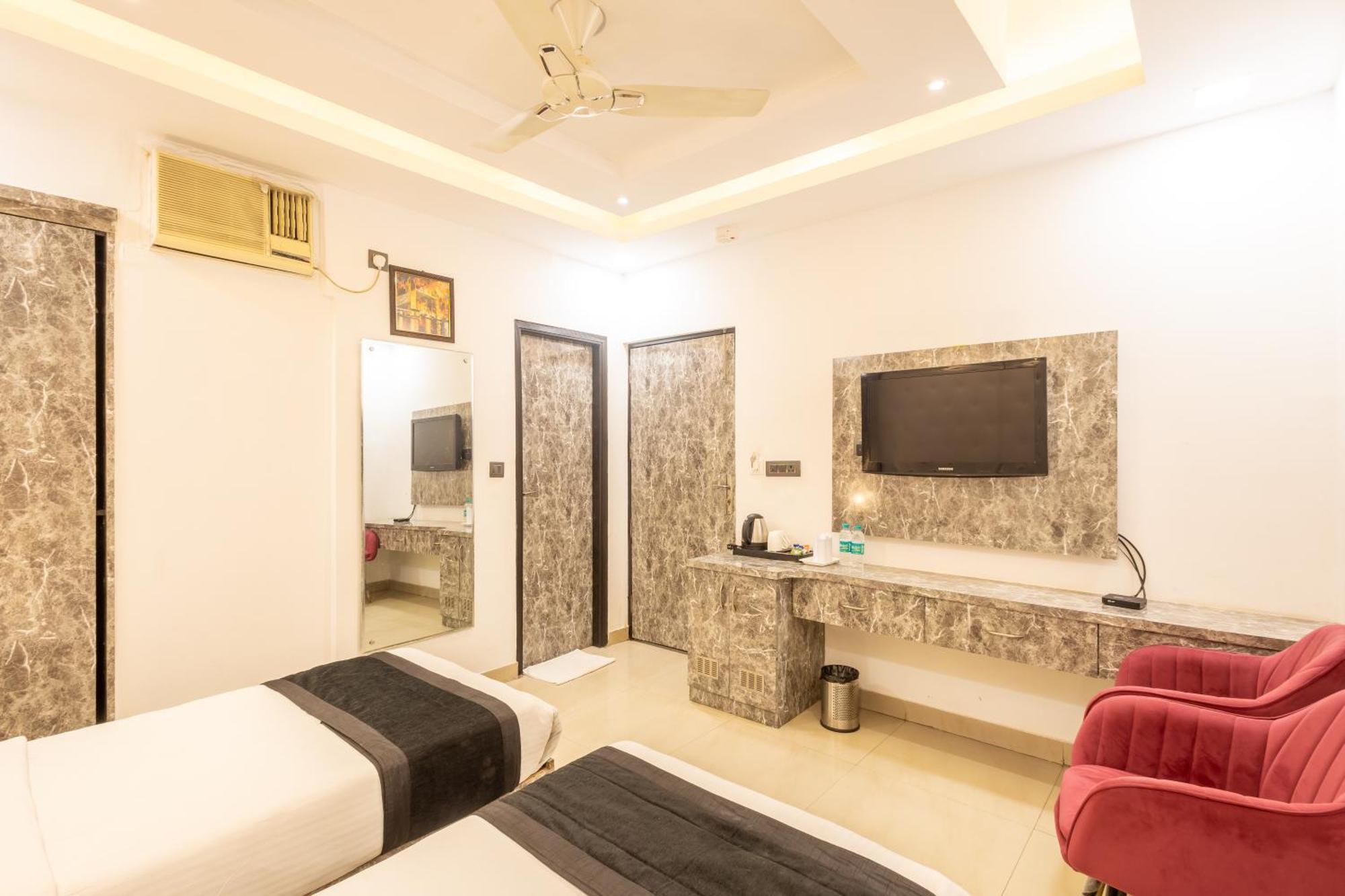 Hotel Cosmo Near Blk Hospital Karol Bagh デリー エクステリア 写真